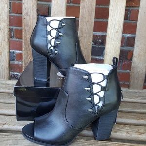 G by Guess Poxing 2 Black  Open Toe Sandal New